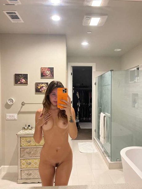 Stella Barey star pic