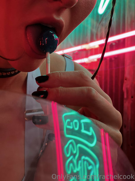 Rachel Cook pretty star pictures