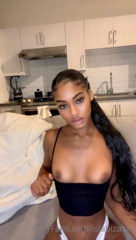 Isla Biza xxx model pictures