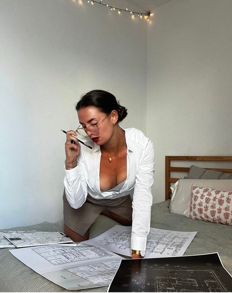 Dancedesire nude model image