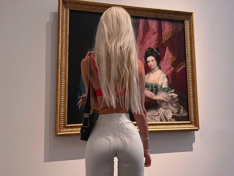 Jull Dolly star high quality galleries