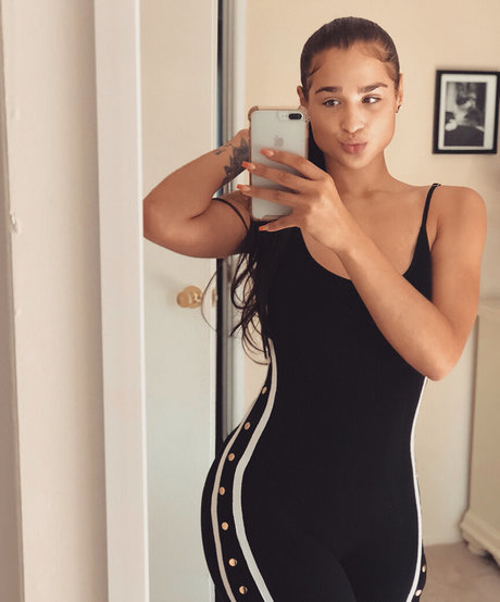 Janae Girard model erotic pic