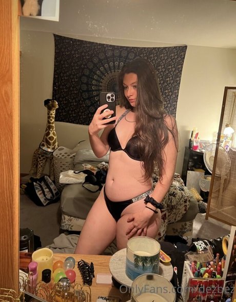 Dezbez420 nudes model picture