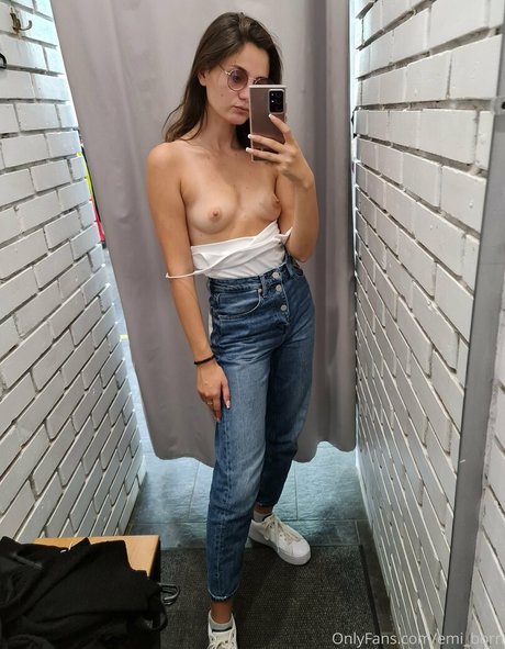 emi born sex star photo