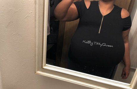 XoBigTittyQueen star top pics