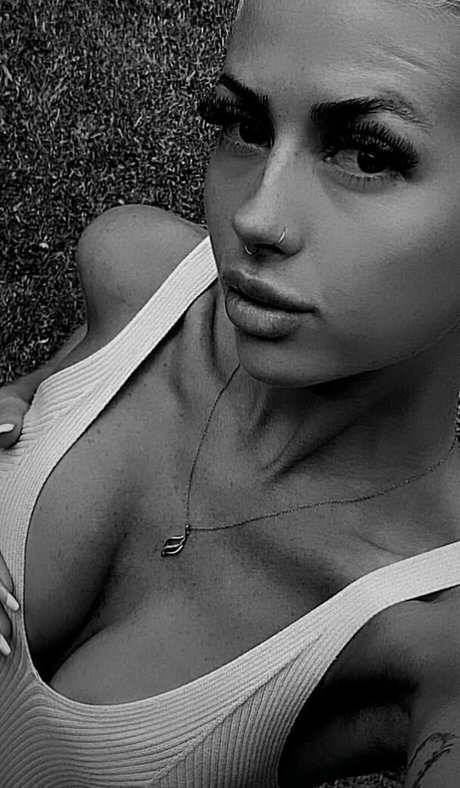 Amy Mason nude star galleries