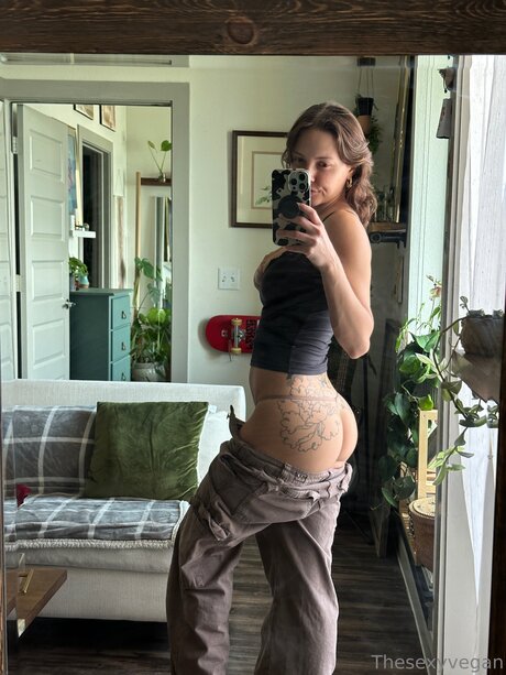 Thesexyvegan best model photos