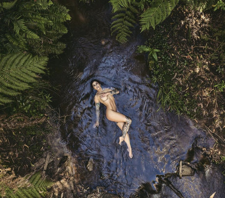 Her Honey Bones nice star photos