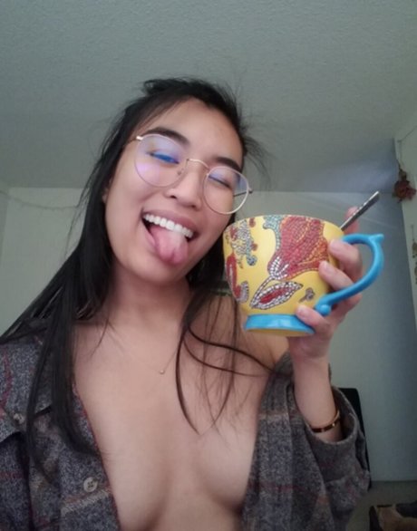 Ava Tran star beautiful picture