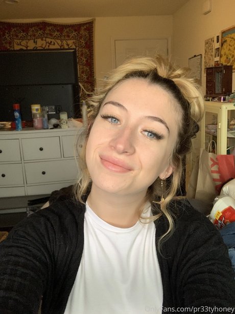 Pr33tyhoney hot model pics