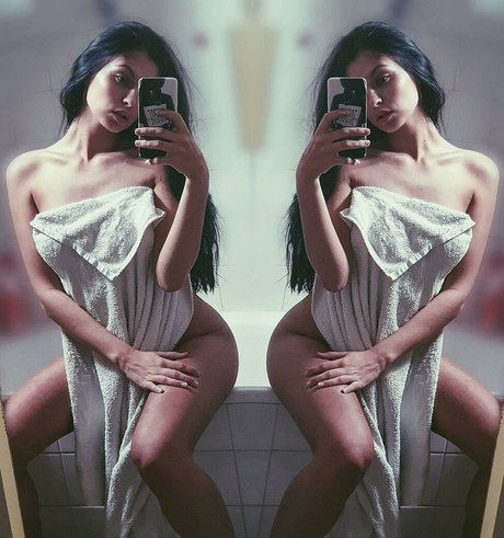 aniabiritteri naked actress photos