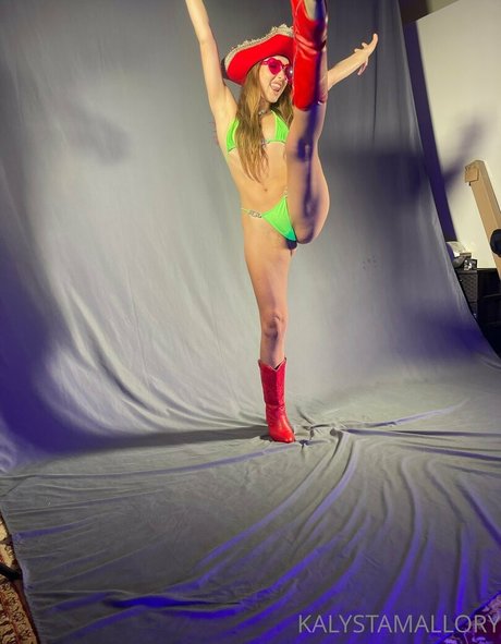 kalystamallory beautiful model img