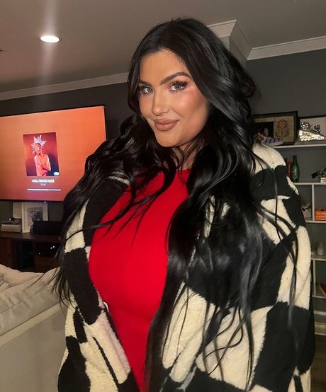 brookebarrows pornographic model img