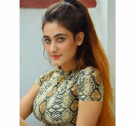 Nidhi Maheshwari pornographic star photos