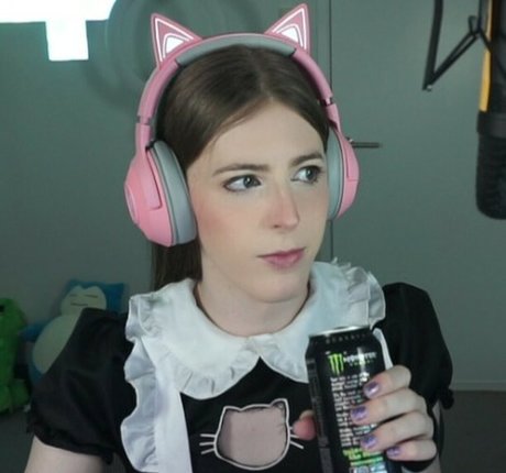 lilhyper pornstar free pictures