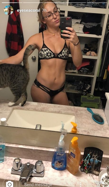 eyeseacoral model photos