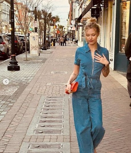 Grace VanderWaal free star img