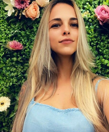 Nathalia Fones sexy model picture