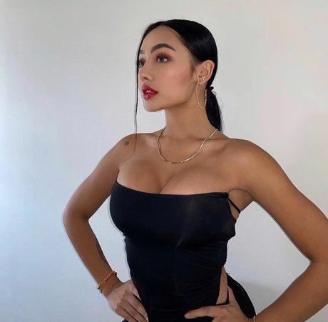 Latalzhang nudes actress pics