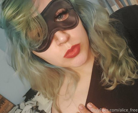 busty blonde onlyfans free sexy pics