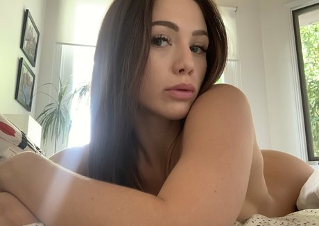 officialannamatthews nudes model picture