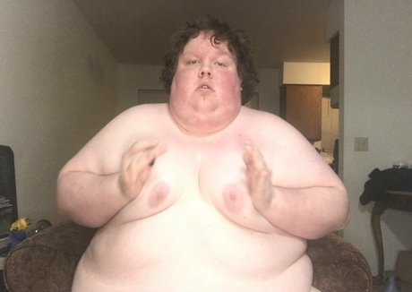 keto chub naked model image