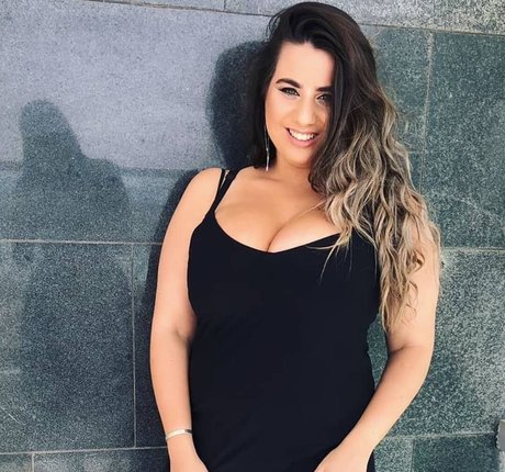 Sapir Sol model naked image