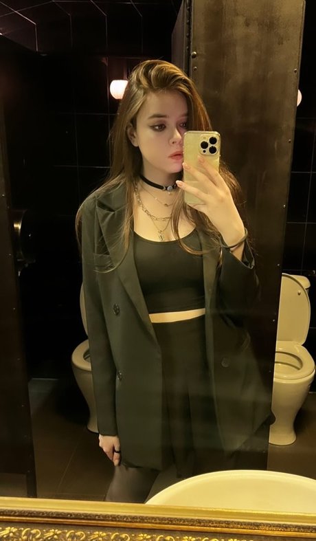 black way pretty model pic