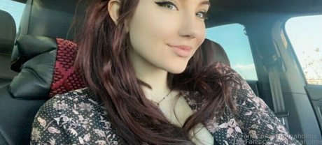 Crazy Babysitter star erotic galleries