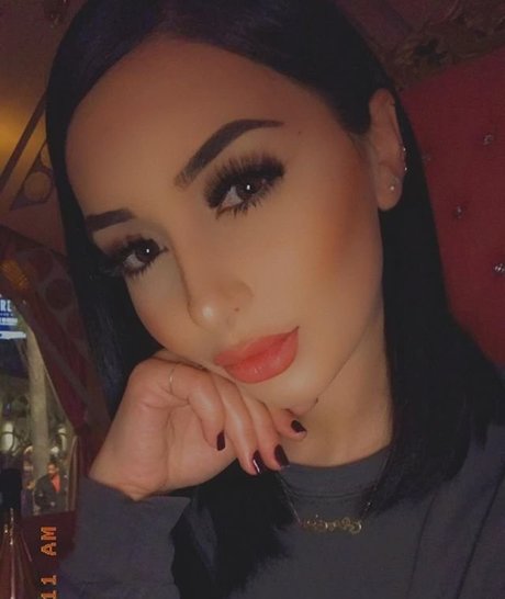 jo ashh art model picture