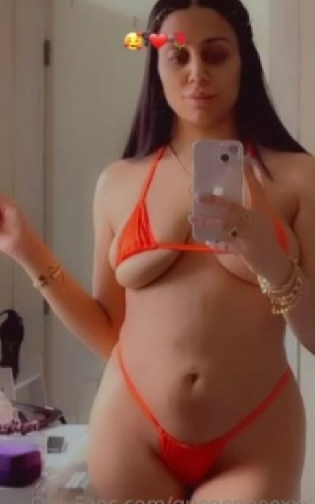 queen bee officiall nudes star img