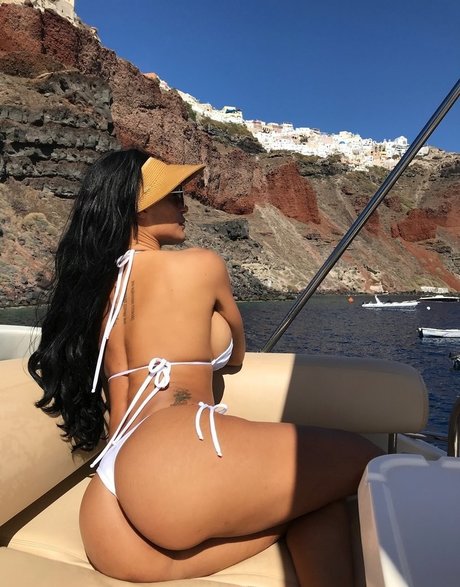 Fernanda Ferrari best model img