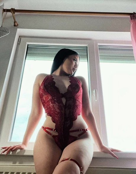 Mara Stanciu model adult photo