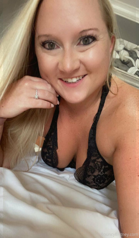 bbfans hot actress photo