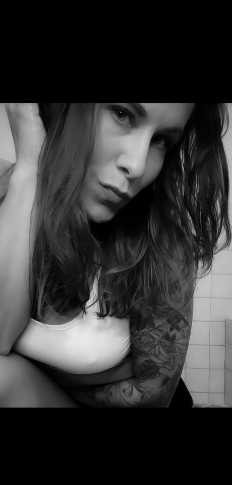 Amwysoc model adult image