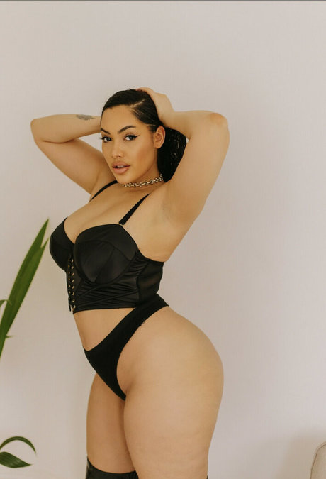 parisxhk pretty pornstar photo