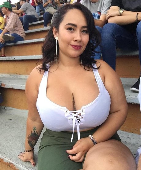 Erica Blaalz erotic model photos