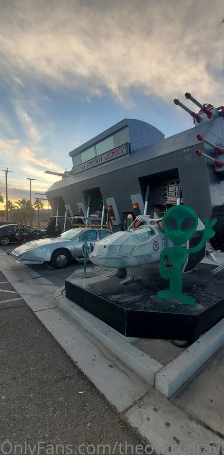 theofficialraybaby nude model images