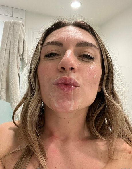 GreenEyezOnMe sex model archive