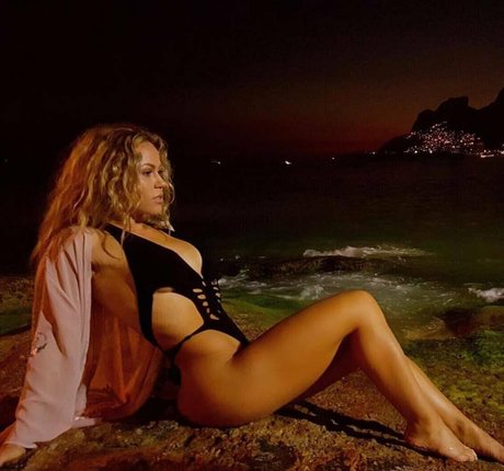 arab curvy onlyfans sexy nude photos