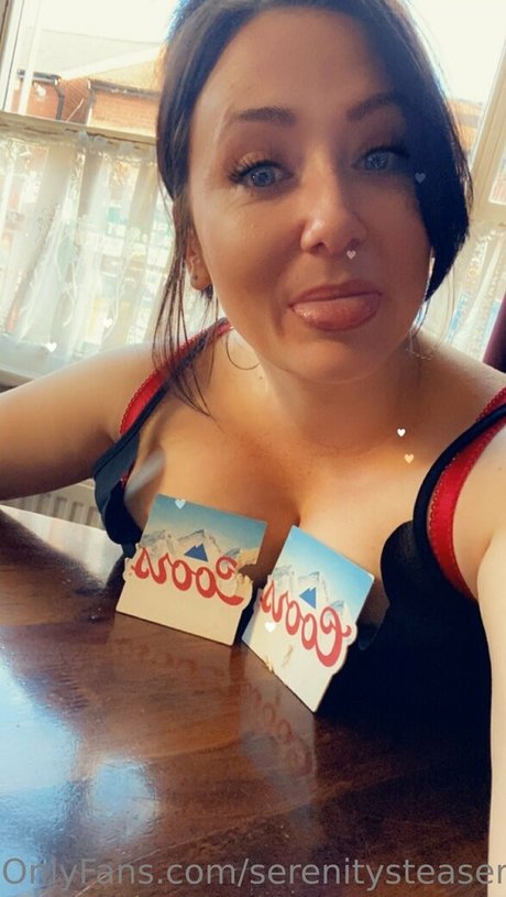 serenitysteasersxo model xxx photo