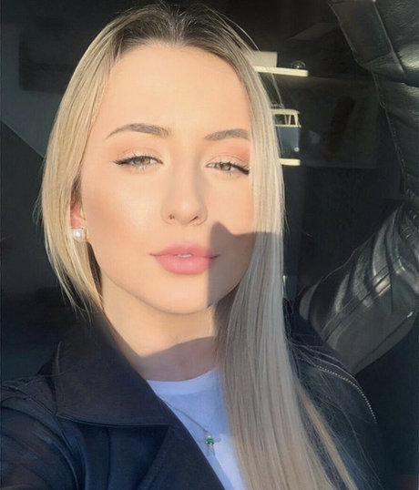 Barbielari naked pornstar galleries