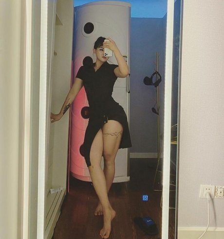 luankehui model adult photo