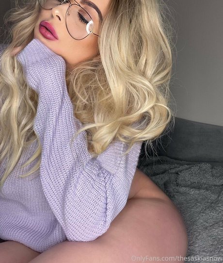 thesaskiasnow pornstar adult image