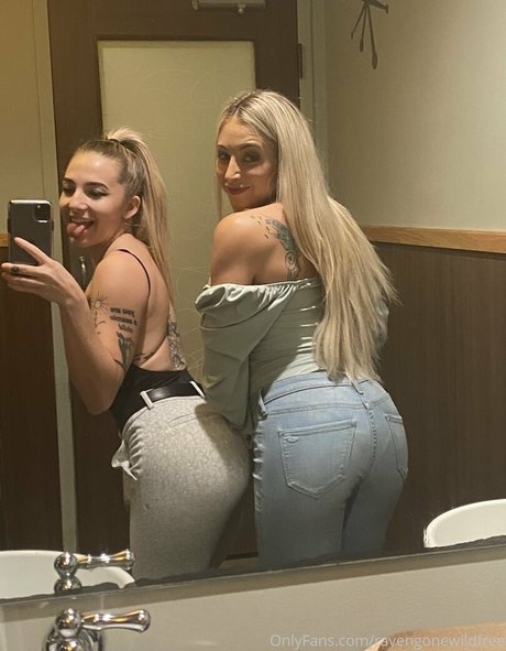 ravengonewildfree naked pornstar img