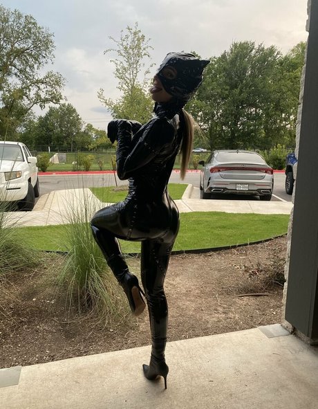 ravengonewildfree exclusive model archive