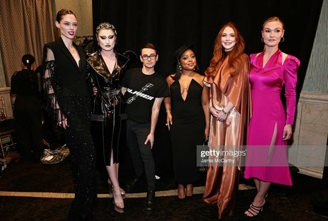 Julia Stiles star adult img