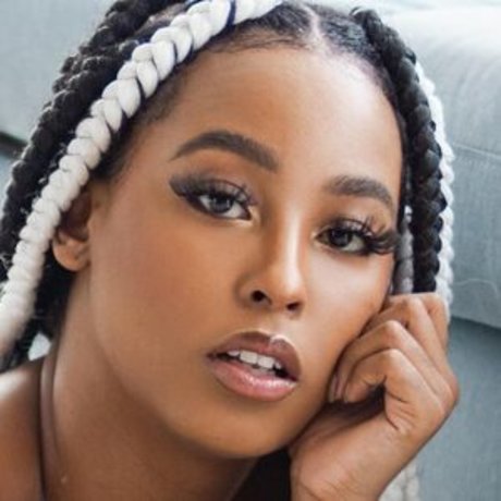 Negresca pretty star pic