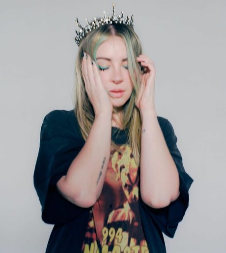 Alison Wonderland star high quality photos
