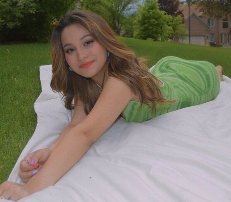 kaylielvin art actress pic